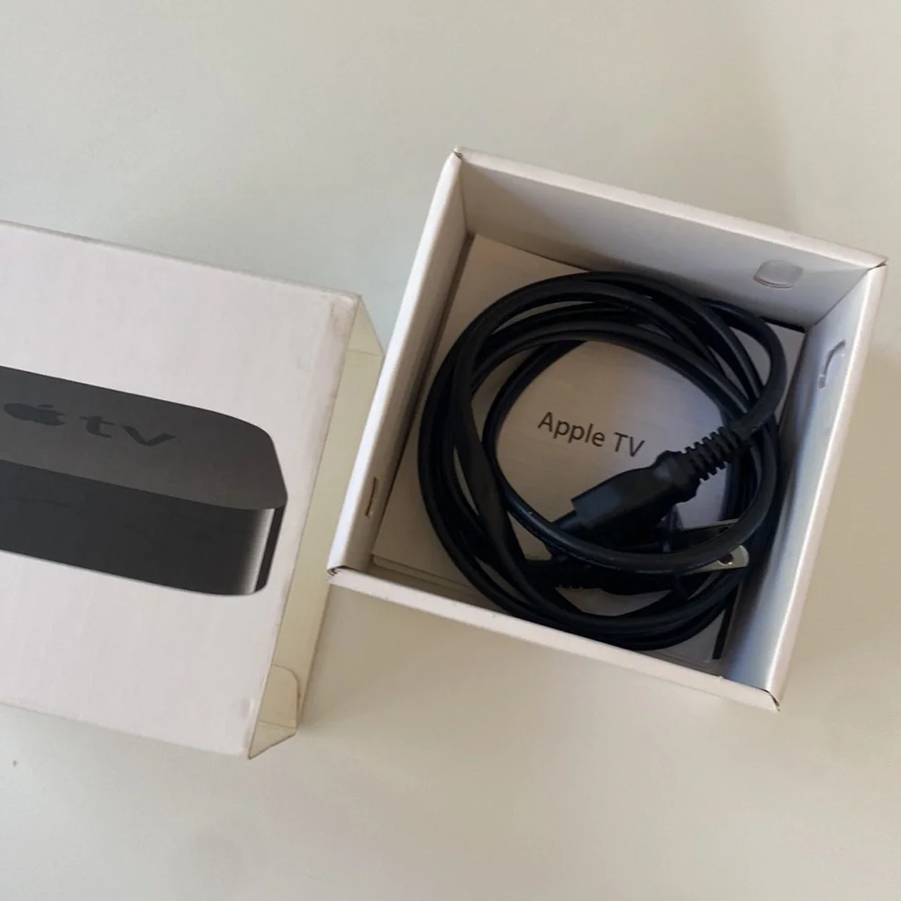 Apple TV streaming device with Remote